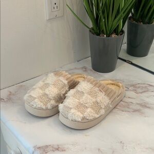 Cozy Plush Slide Slippers - Beige